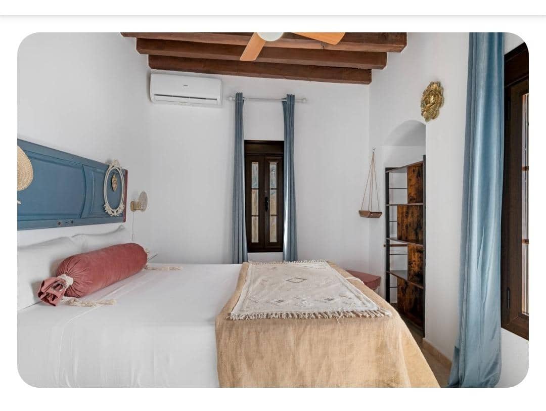 3 bedroom Apartment for sale in Vejer de la Frontera - € 270,000 (Ref: 9893802)