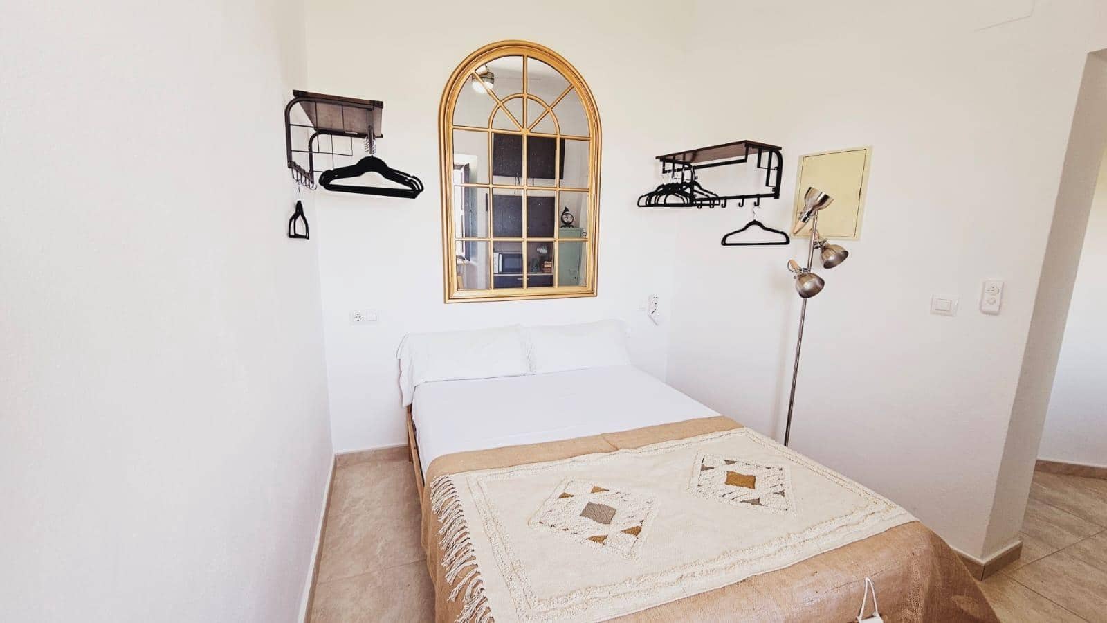 3 bedroom Apartment for sale in Vejer de la Frontera - € 270,000 (Ref: 9893802)