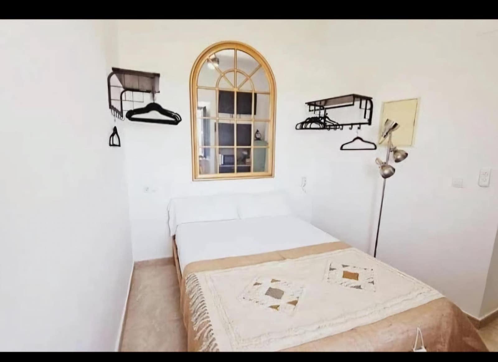 3 bedroom Apartment for sale in Vejer de la Frontera - € 270,000 (Ref: 9893802)