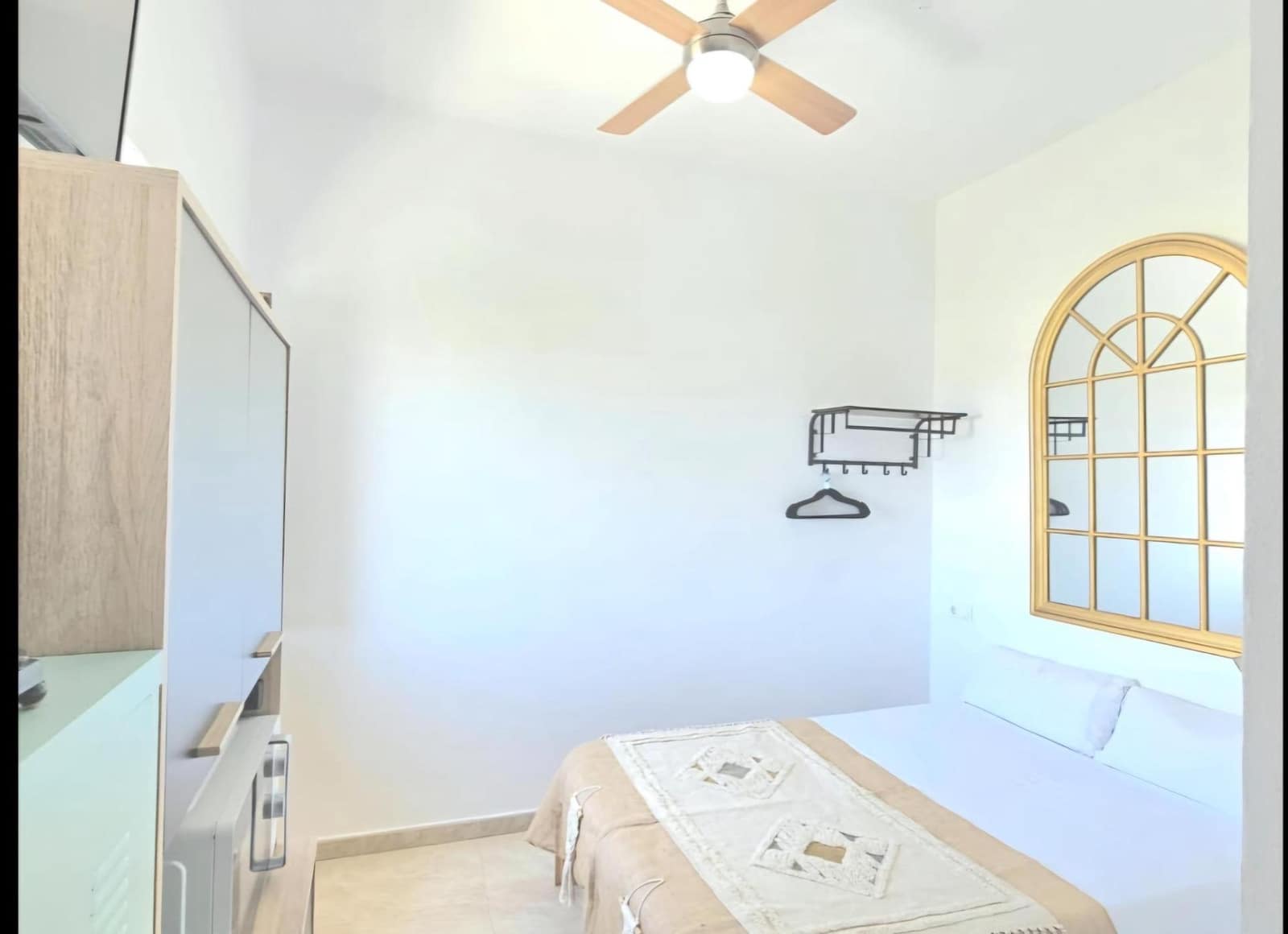 3 bedroom Apartment for sale in Vejer de la Frontera - € 270,000 (Ref: 9893802)