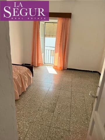 4 quarto Casa em Banda para venda em Medina-Sidonia com garagem - 135 000 € (Ref: 9893803)