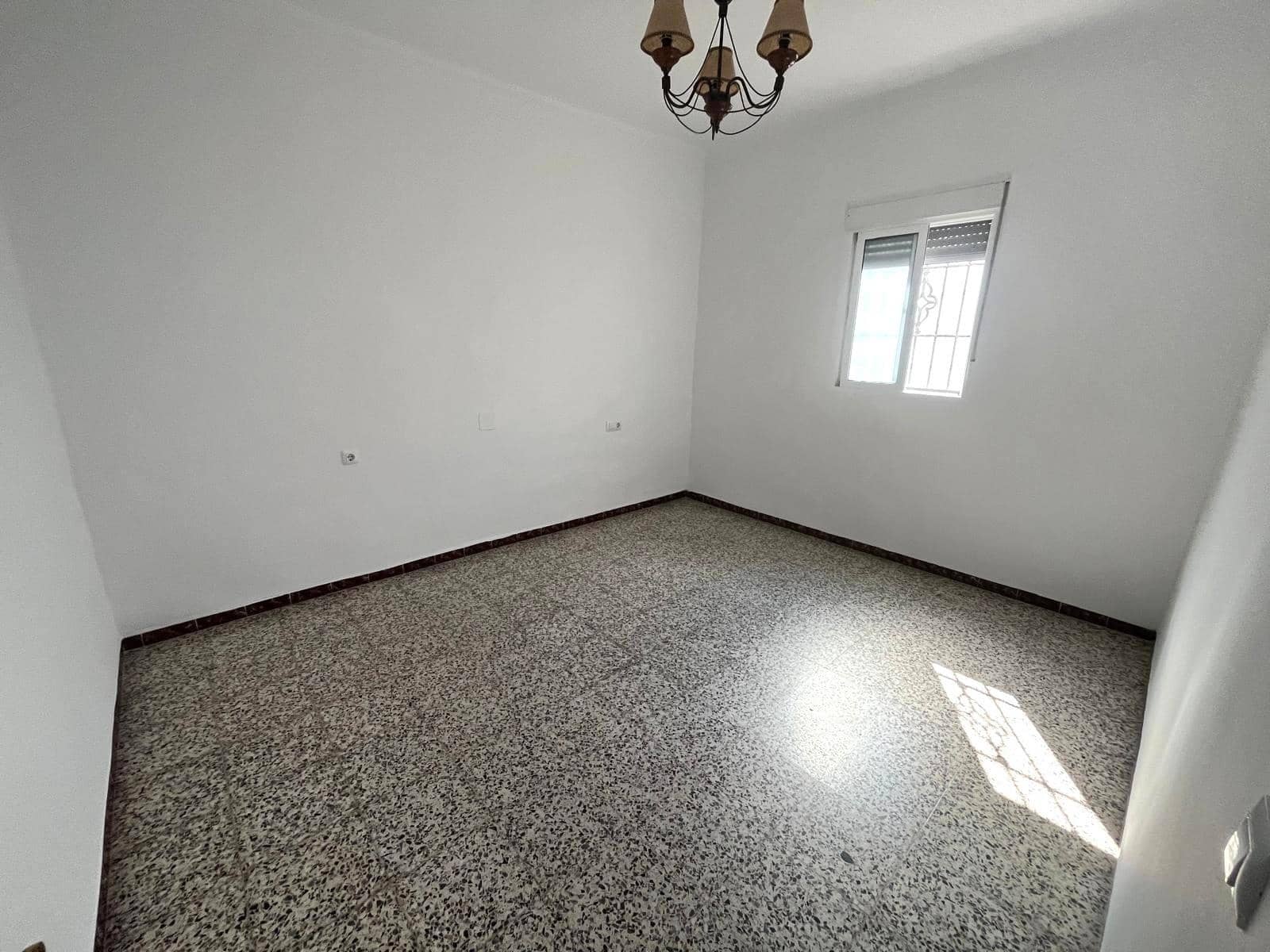 4 makuuhuone Bungalow myytävänä paikassa Barbate - 299 900 € (Ref: 9893804)