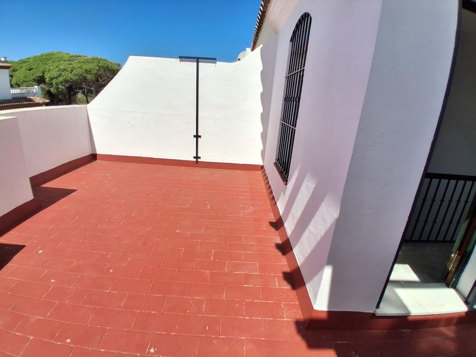 4 makuuhuone Paritalo myytävänä paikassa Barbate - 350 000 € (Ref: 9900319)