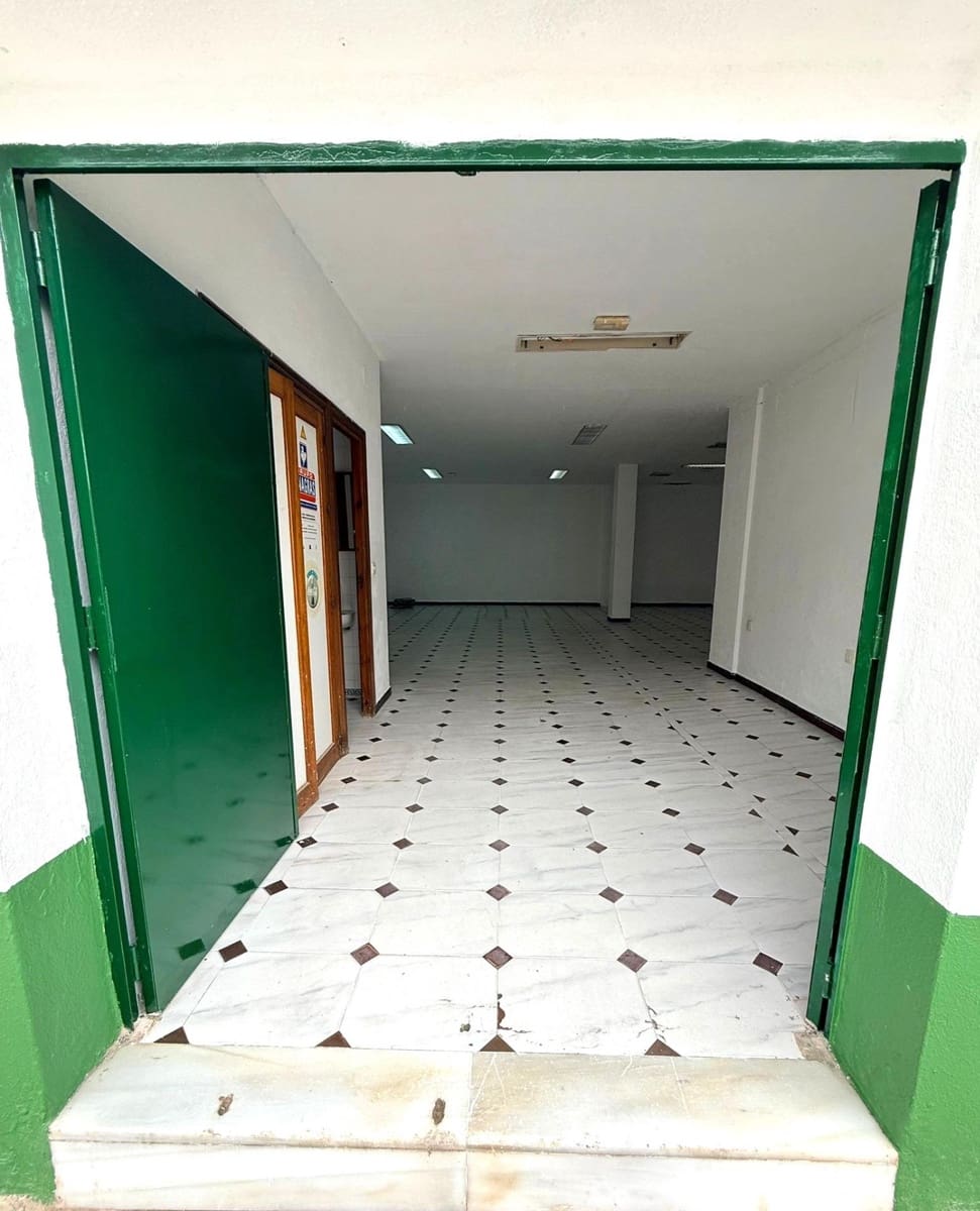 Commerciale in vendita in Barbate - 100.000 € (Rif: 9900320)