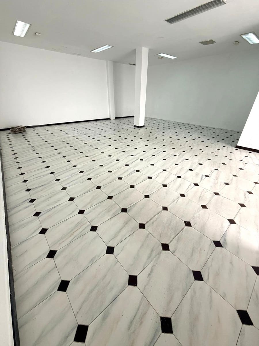 Commerciale in vendita in Barbate - 100.000 € (Rif: 9900320)