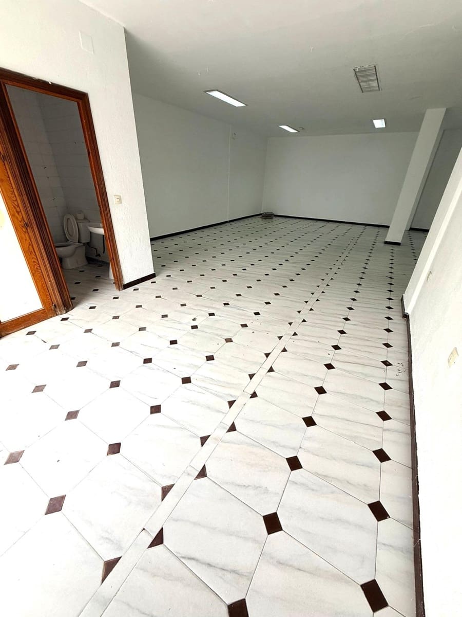 Commerciale in vendita in Barbate - 100.000 € (Rif: 9900320)