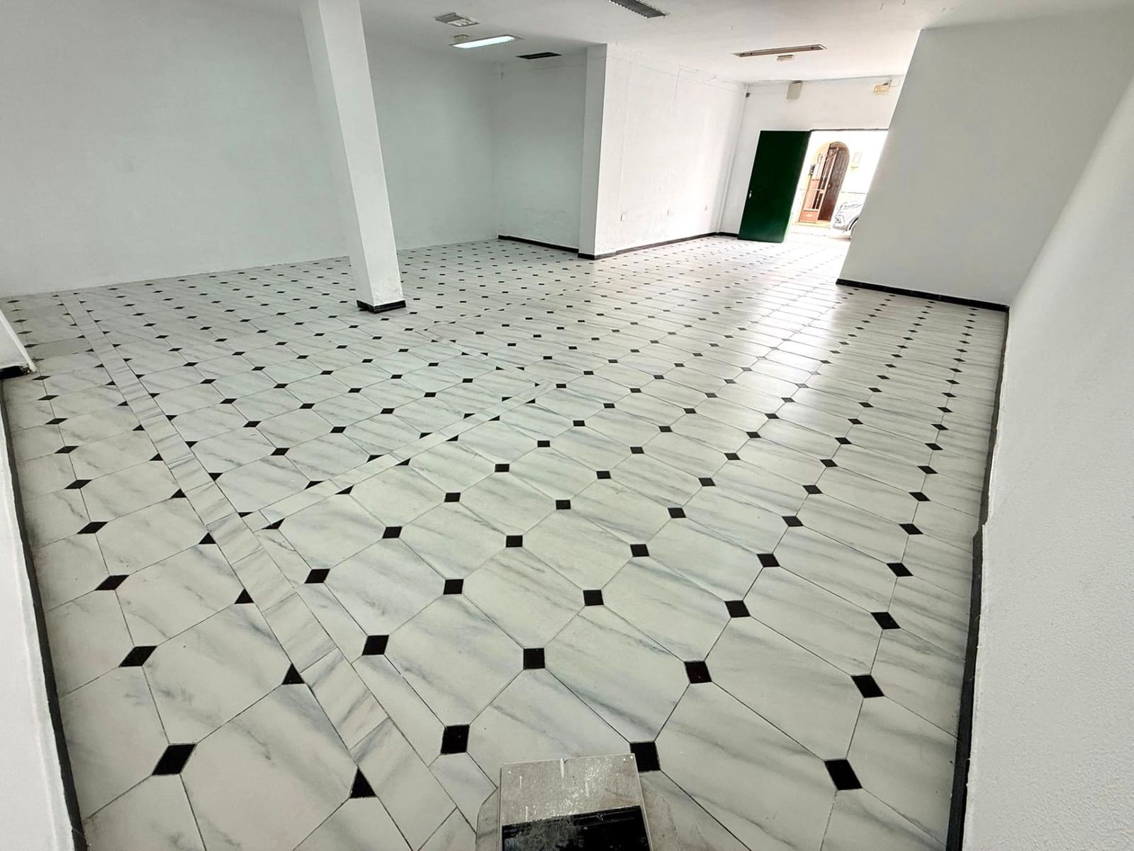Commerciale in vendita in Barbate - 100.000 € (Rif: 9900320)