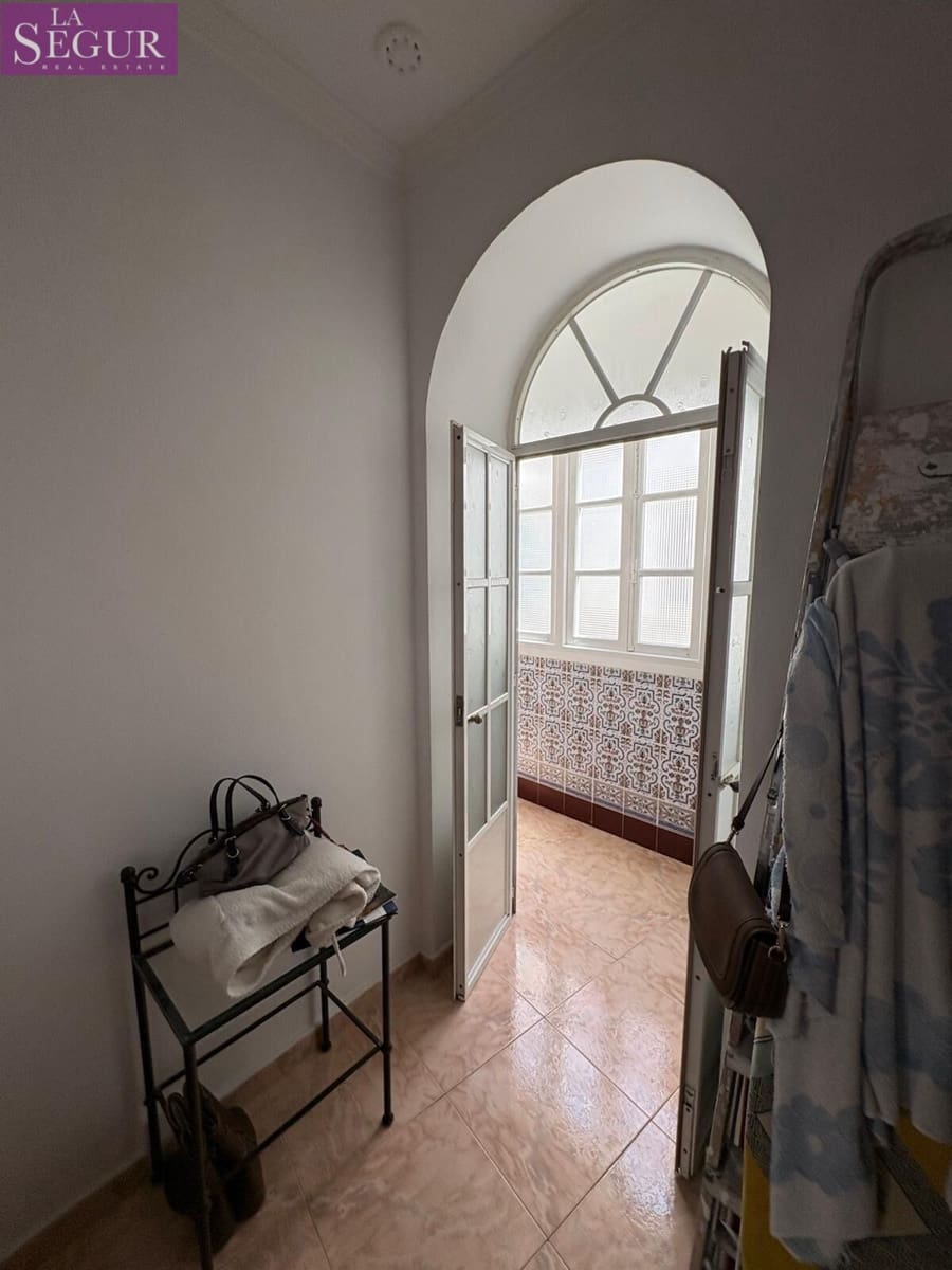 Piso de 3 habitaciones en Cádiz ciudad en venta - 425.000 € (Ref: 9907507)