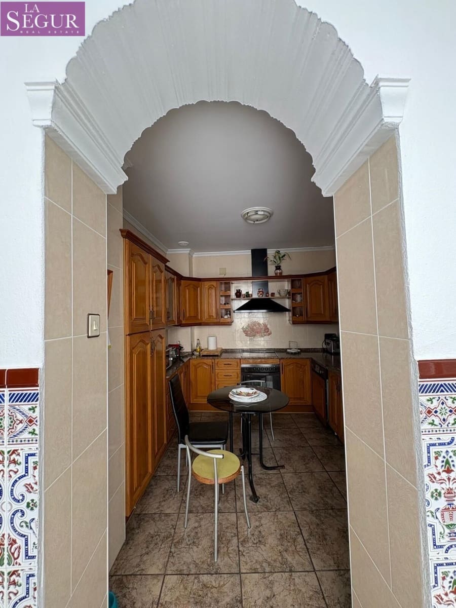 Piso de 3 habitaciones en Cádiz ciudad en venta - 425.000 € (Ref: 9907507)