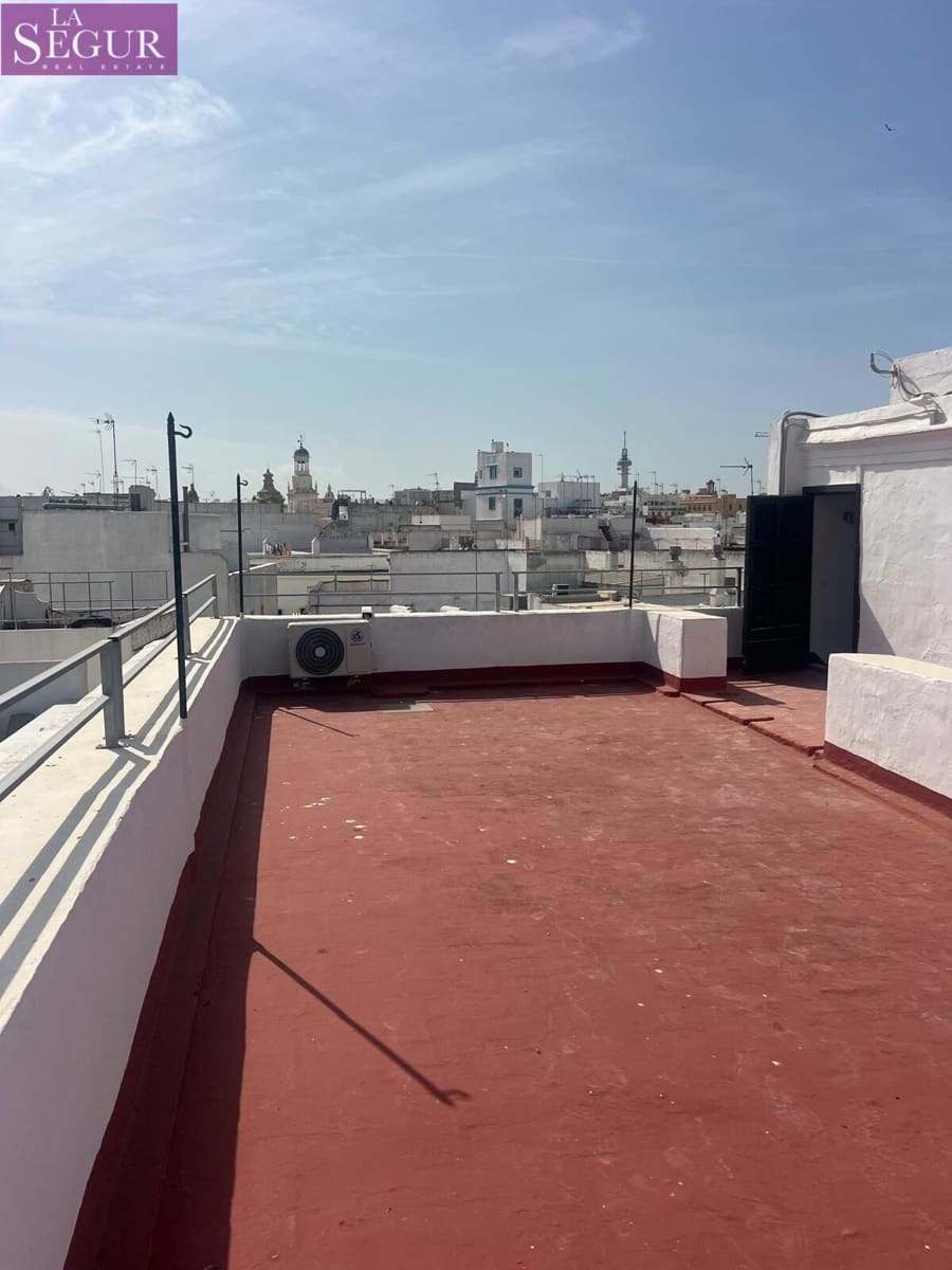 3 sovrum Lägenhet till salu i Cadiz stad - 215 000 € (Ref: 9927350)