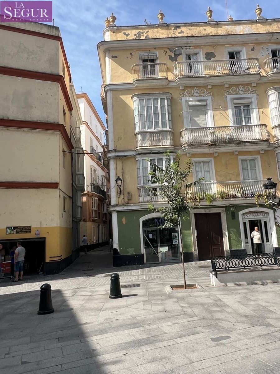 3 sovrum Lägenhet till salu i Cadiz stad - 215 000 € (Ref: 9927350)