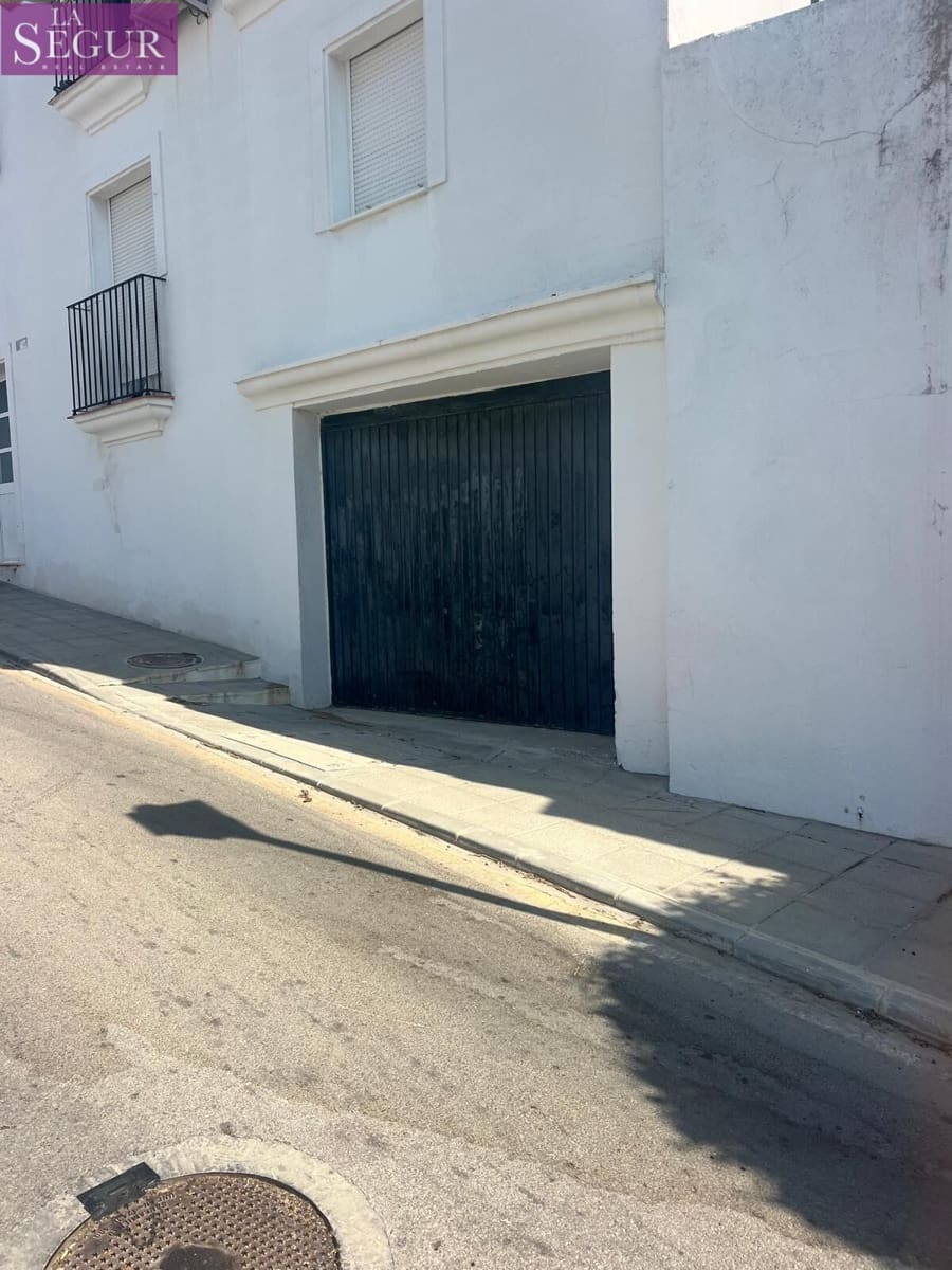 Garage for sale in Vejer de la Frontera - € 75,000 (Ref: 9939915)