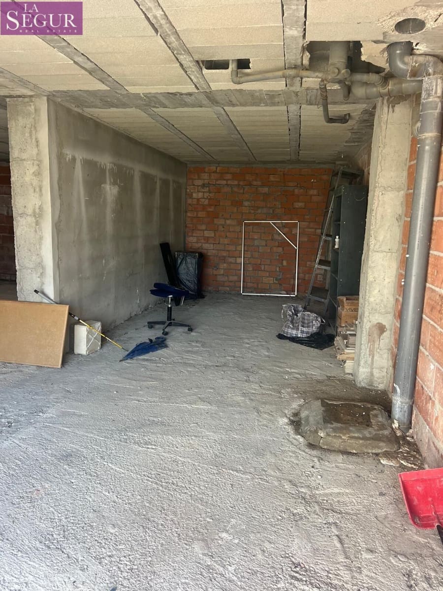 Garage for sale in Vejer de la Frontera - € 75,000 (Ref: 9939915)