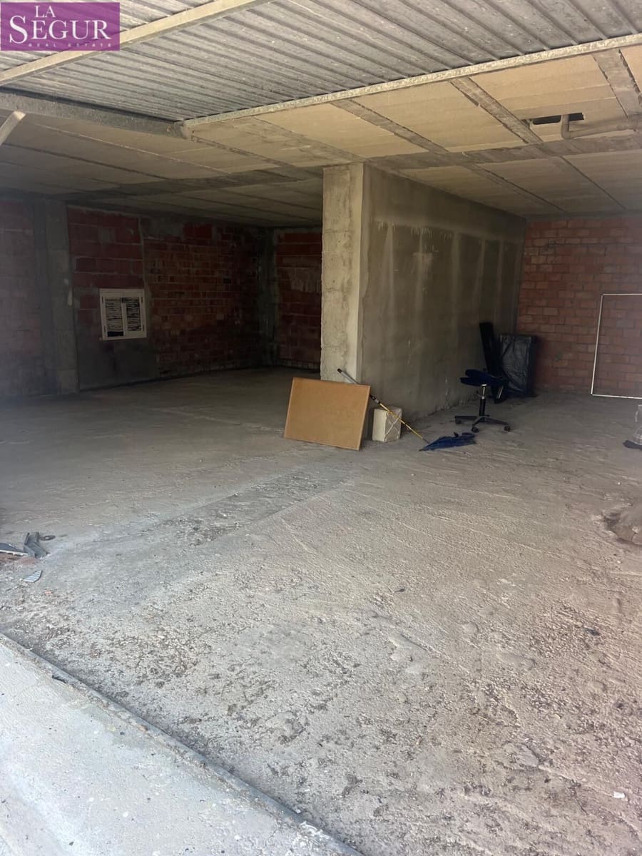 Garage for sale in Vejer de la Frontera - € 75,000 (Ref: 9939915)
