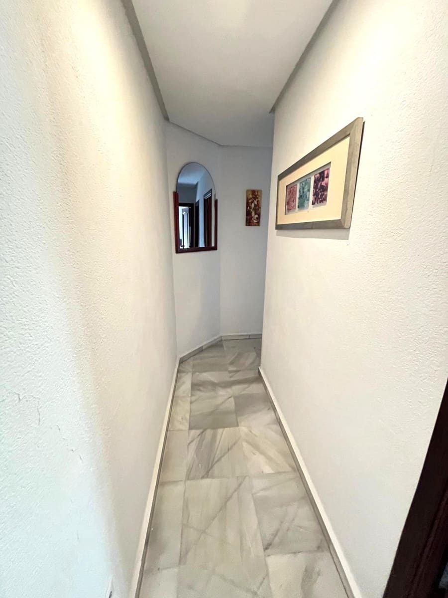 3 bedroom Flat for sale in Barbate - € 300,000 (Ref: 9939916)