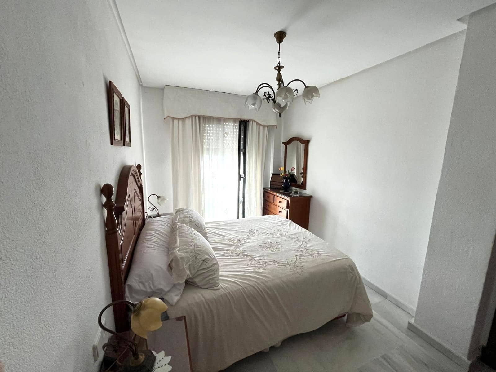 3 bedroom Flat for sale in Barbate - € 300,000 (Ref: 9939916)