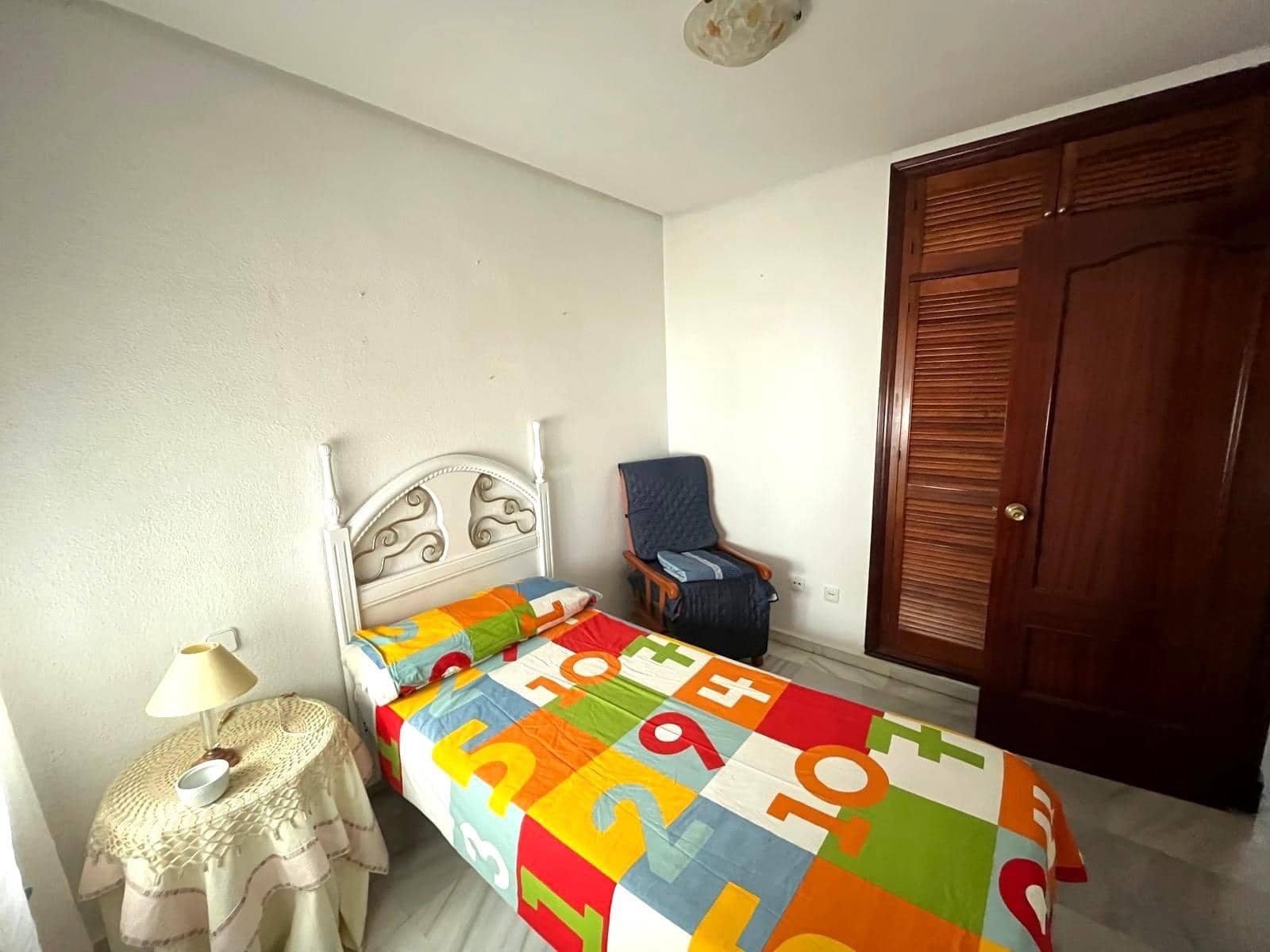 3 bedroom Flat for sale in Barbate - € 300,000 (Ref: 9939916)