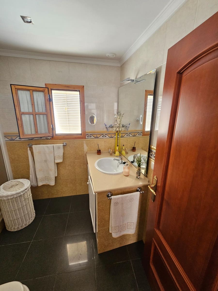 4 slaapkamer Huis te koop in Vejer de la Frontera - € 370.000 (Ref: 9939917)