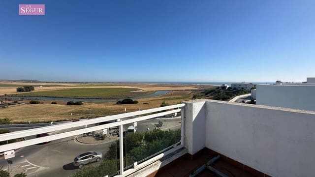 3 slaapkamer Rijtjeshuis te koop in Conil de la Frontera met zwembad garage - € 420.000 (Ref: 9957941)