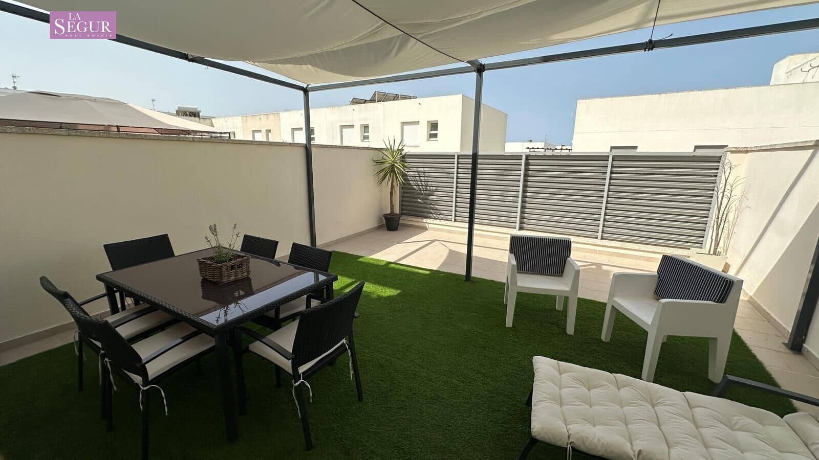 Apartamento de 2 habitaciones en Conil de la Frontera en venta con piscina garaje - 335.000 € (Ref: 9967785)