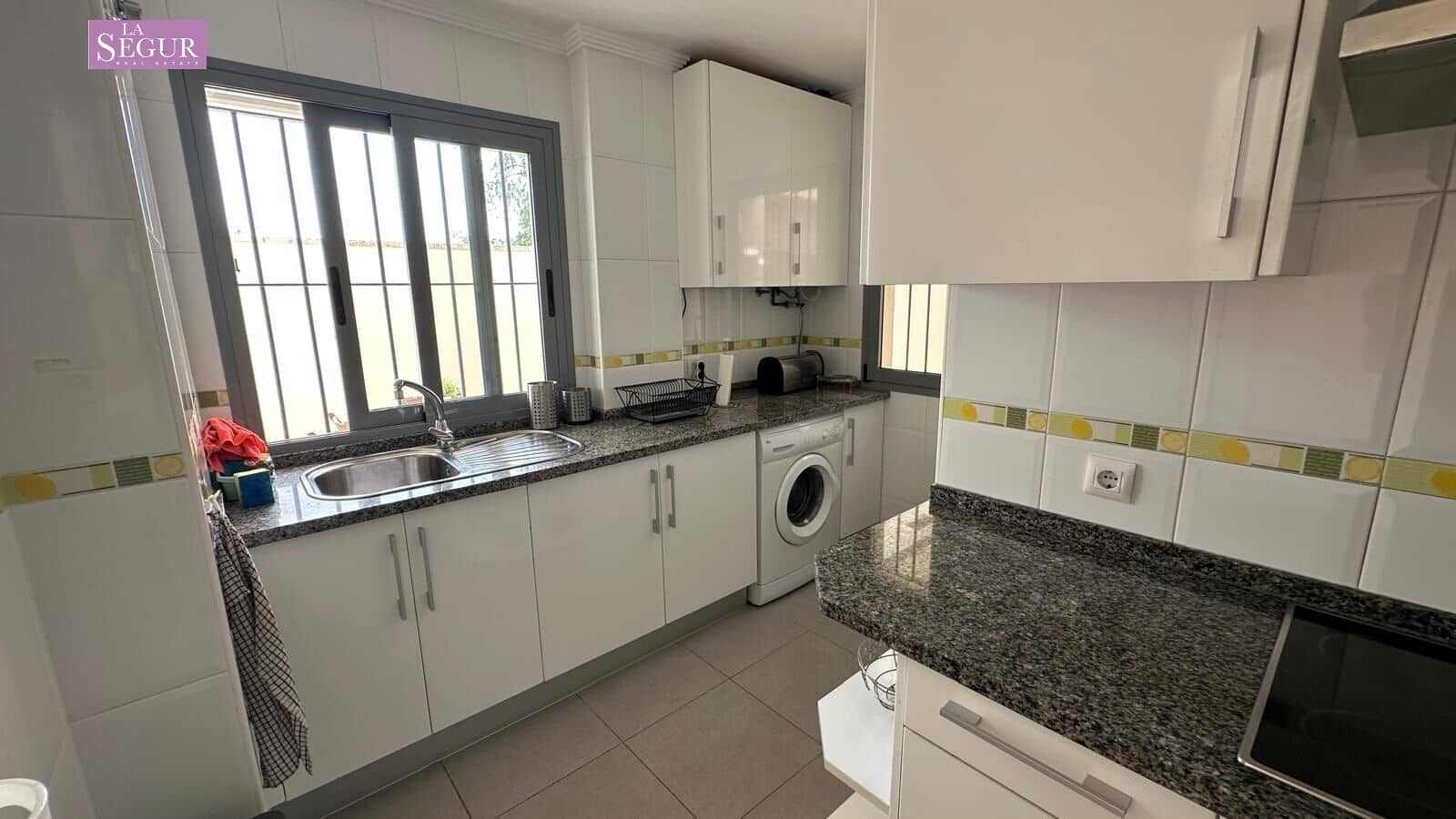 Apartamento de 2 habitaciones en Conil de la Frontera en venta con piscina garaje - 335.000 € (Ref: 9967785)