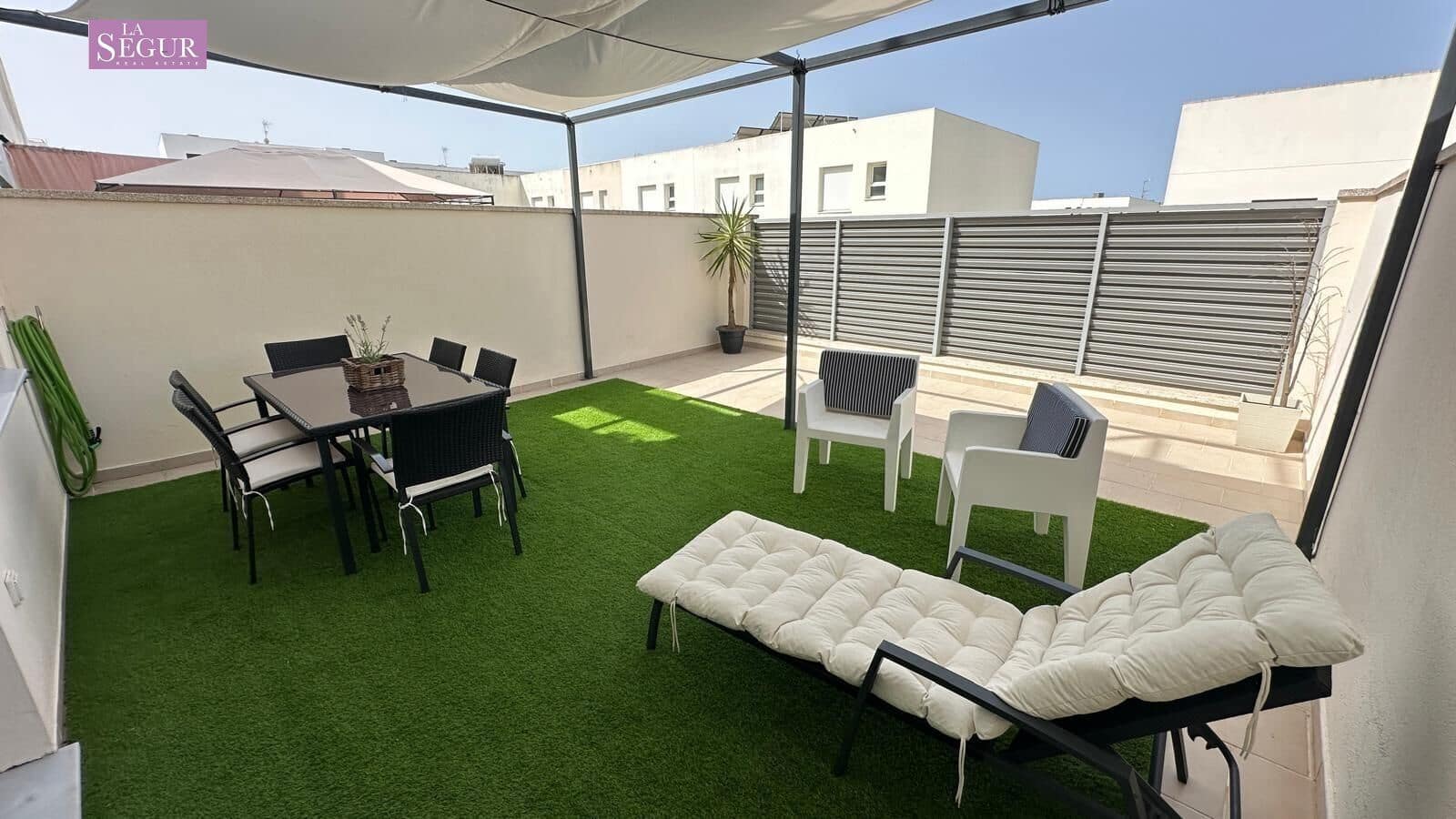 Apartamento de 2 habitaciones en Conil de la Frontera en venta con piscina garaje - 335.000 € (Ref: 9967785)