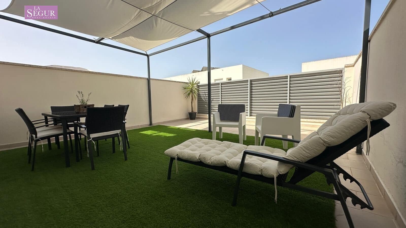 Apartamento de 2 habitaciones en Conil de la Frontera en venta con piscina garaje - 335.000 € (Ref: 9967785)
