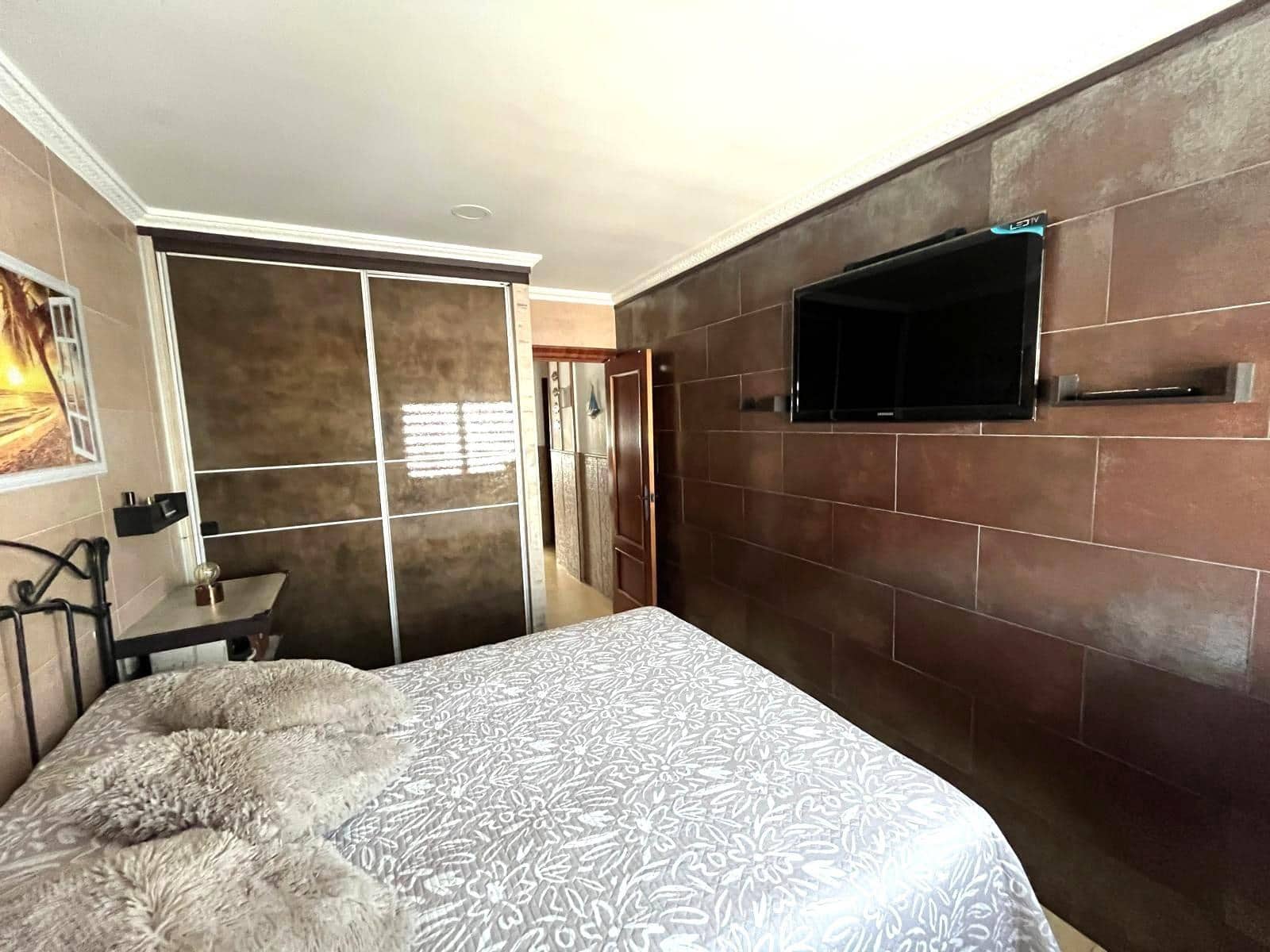 Piso de 3 habitaciones en Barbate en venta - 205.000 € (Ref: 9984962)
