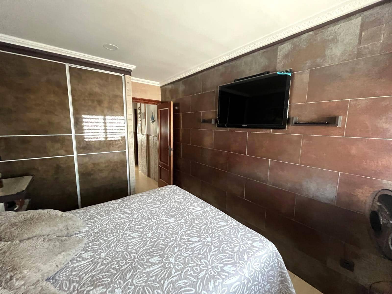 Piso de 3 habitaciones en Barbate en venta - 205.000 € (Ref: 9984962)