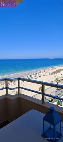 2 quarto Apartamento para arrendar em Cádis cidade - 1 250 € (Ref: 9986836)