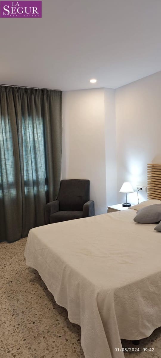 2 quarto Apartamento para arrendar em Cadis cidade - 1 250 € (Ref: 9986836)