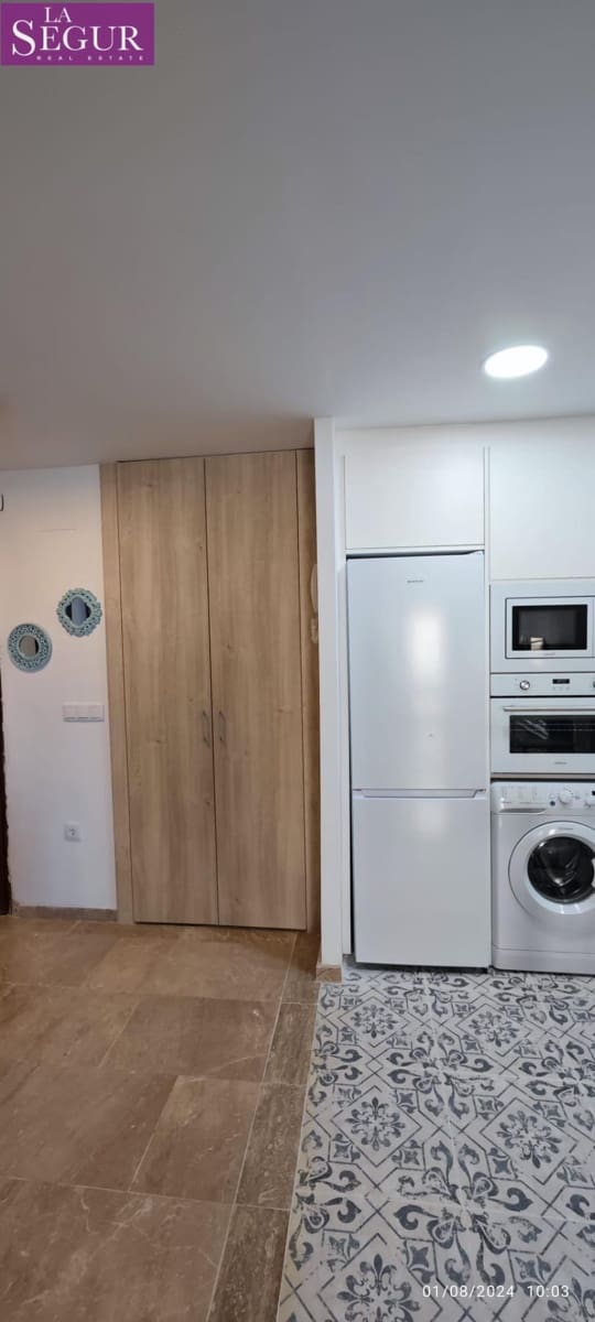 2 quarto Apartamento para arrendar em Cadis cidade - 1 250 € (Ref: 9986836)