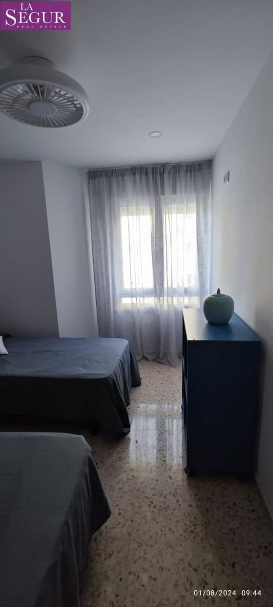 2 quarto Apartamento para arrendar em Cadis cidade - 1 250 € (Ref: 9986836)