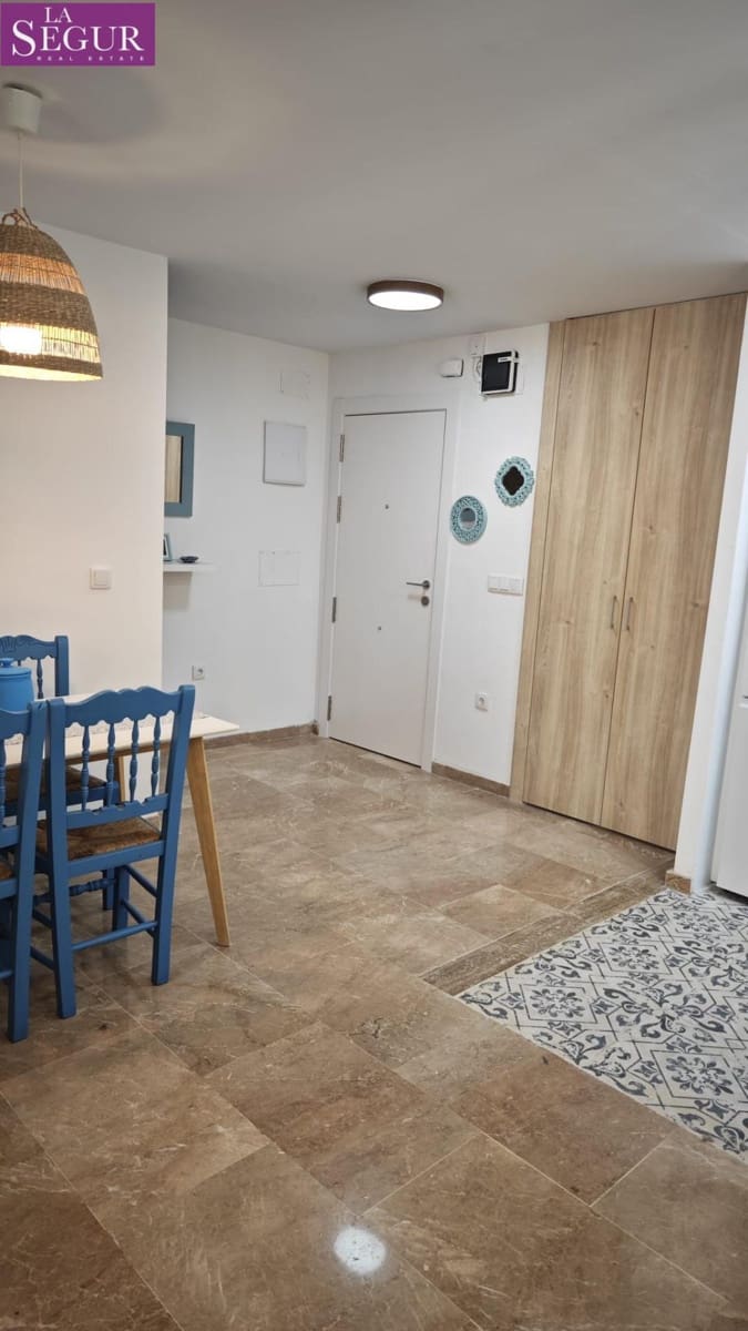 2 quarto Apartamento para arrendar em Cadis cidade - 1 250 € (Ref: 9986836)
