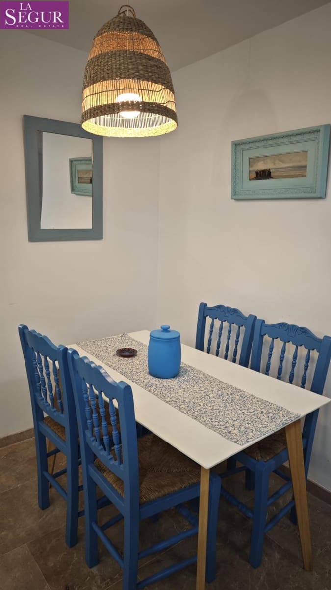 2 quarto Apartamento para arrendar em Cadis cidade - 1 250 € (Ref: 9986836)