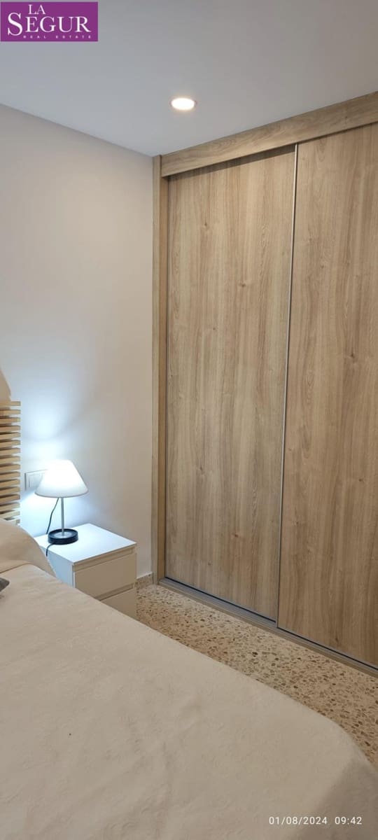2 quarto Apartamento para arrendar em Cadis cidade - 1 250 € (Ref: 9986836)