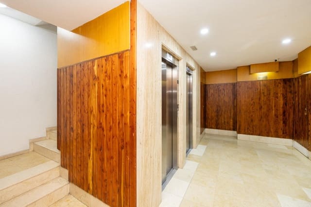 5 chambre Appartement à vendre à Cervantes, Grenade ville avec piscine - 395 000 € (Ref: 9314111)