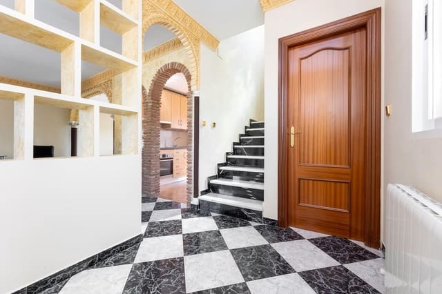 4 Zimmer Villa zu verkaufen in Ogíjares mit Pool Garage - 375.000 € (Ref: 9314160)