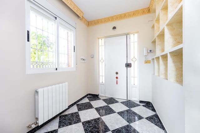 4 Zimmer Villa zu verkaufen in Ogíjares mit Pool Garage - 375.000 € (Ref: 9314160)