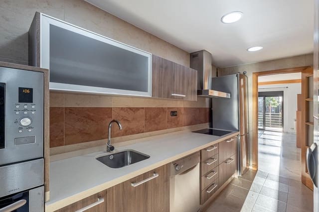 3 chambre Appartement à vendre à Cerrillo de Maracena - Periodistas, Grenade ville avec piscine garage - 319 000 € (Ref: 9390679)