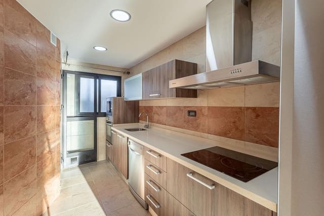 3 chambre Appartement à vendre à Cerrillo de Maracena - Periodistas, Grenade ville avec piscine garage - 319 000 € (Ref: 9390679)