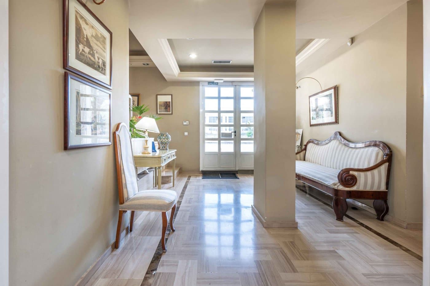 Commercial for sale in Granada city € 550,000 (Ref 8556996)