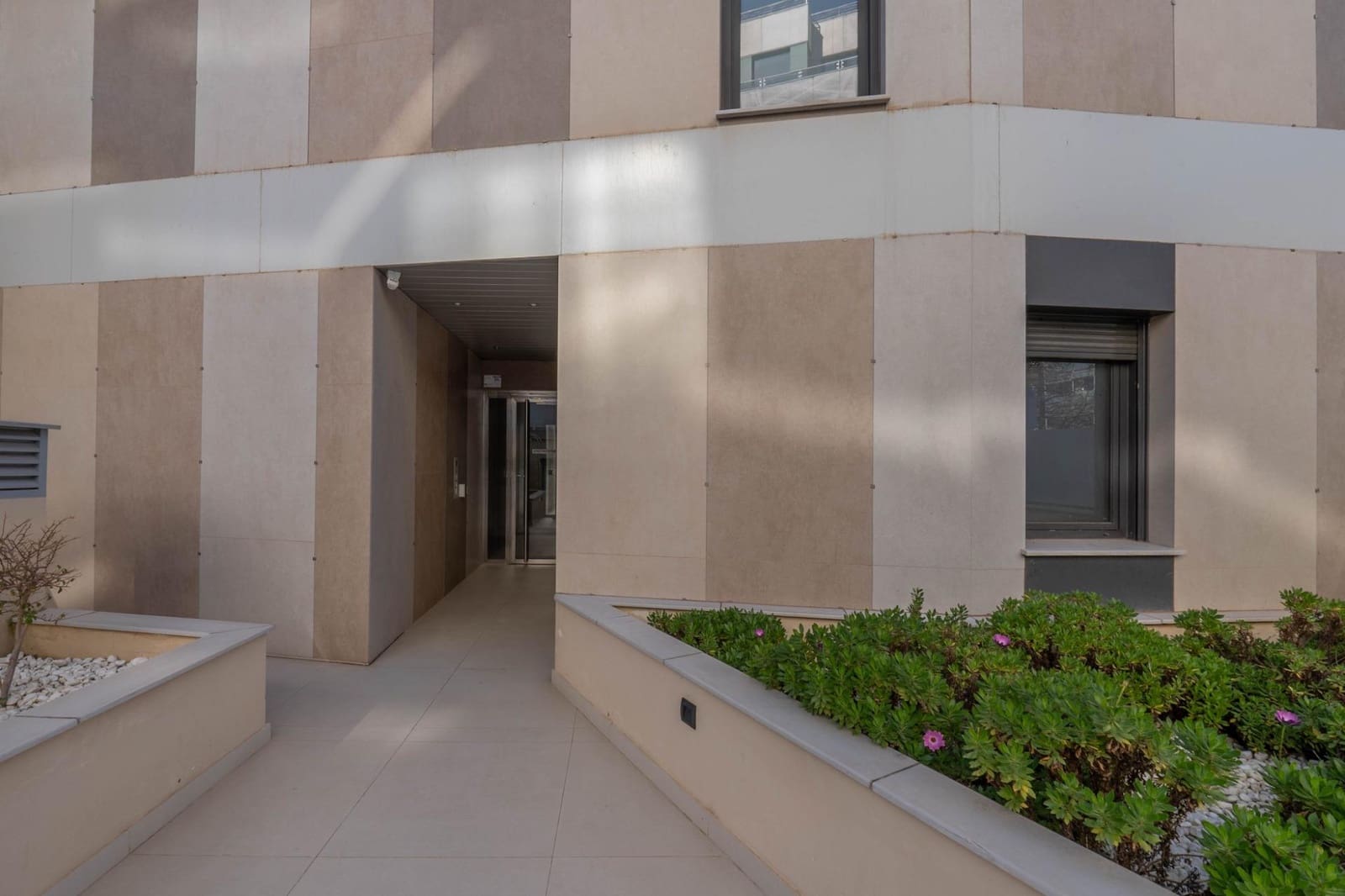 3 soveværelse Lejlighed til salg i Granada by med swimmingpool garage - € 518.000 (Ref: 9814447)