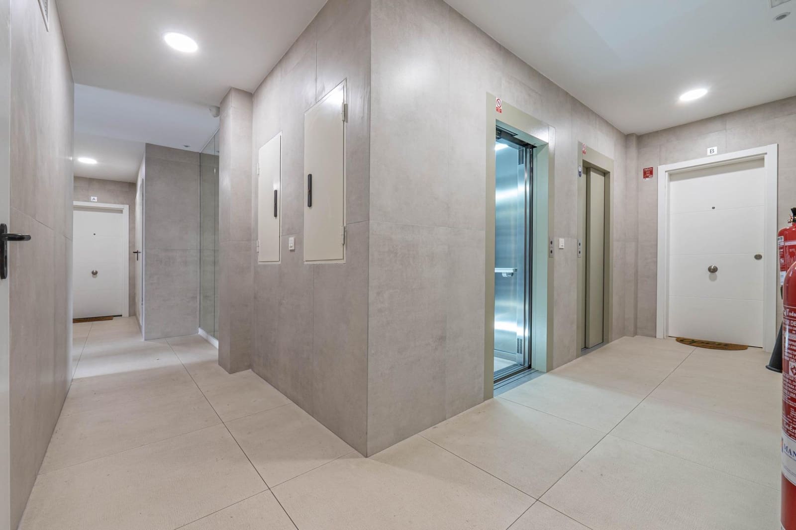 3 soveværelse Lejlighed til salg i Granada by med swimmingpool garage - € 518.000 (Ref: 9814447)