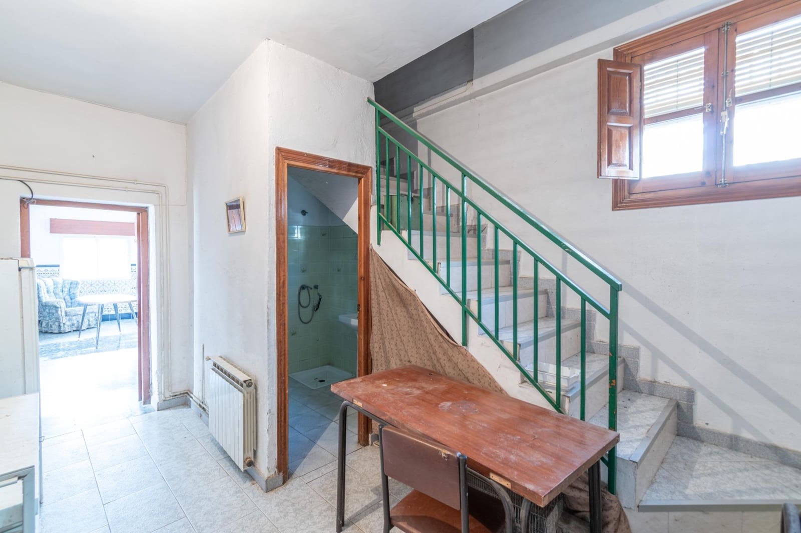 8 bedroom Villa for sale in Ambroz with garage - € 290,000 (Ref: 9814448)