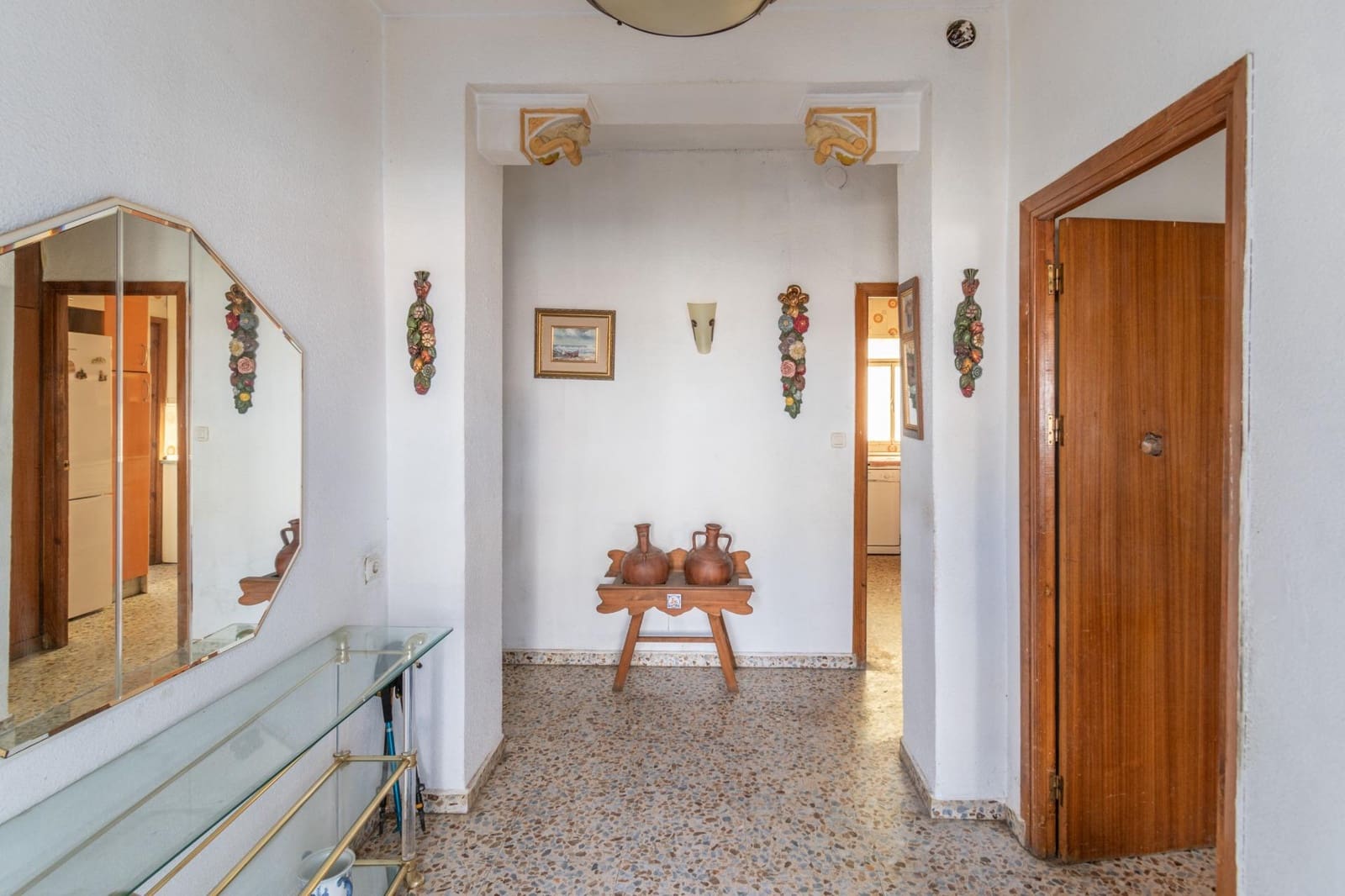 8 bedroom Villa for sale in Ambroz with garage - € 290,000 (Ref: 9814448)