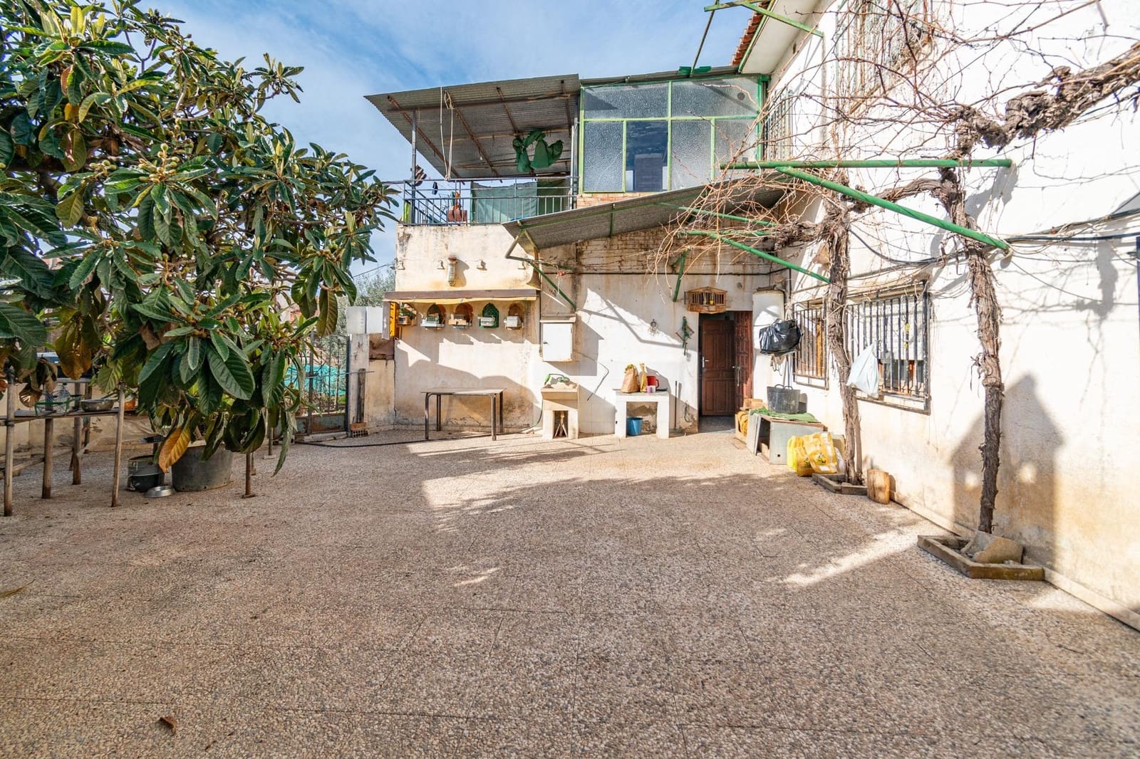 8 bedroom Villa for sale in Ambroz with garage - € 290,000 (Ref: 9814448)