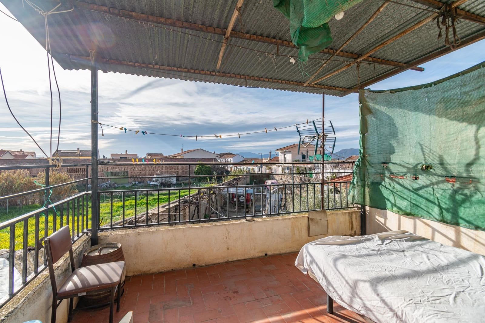 8 bedroom Villa for sale in Ambroz with garage - € 290,000 (Ref: 9814448)