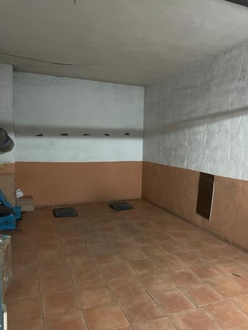 Garage til salg i Granada by - € 43.000 (Ref: 9814451)