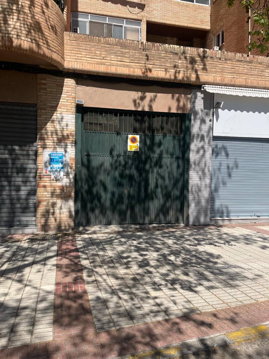 Garage for sale in Granada city - € 43,000 (Ref: 9814451)